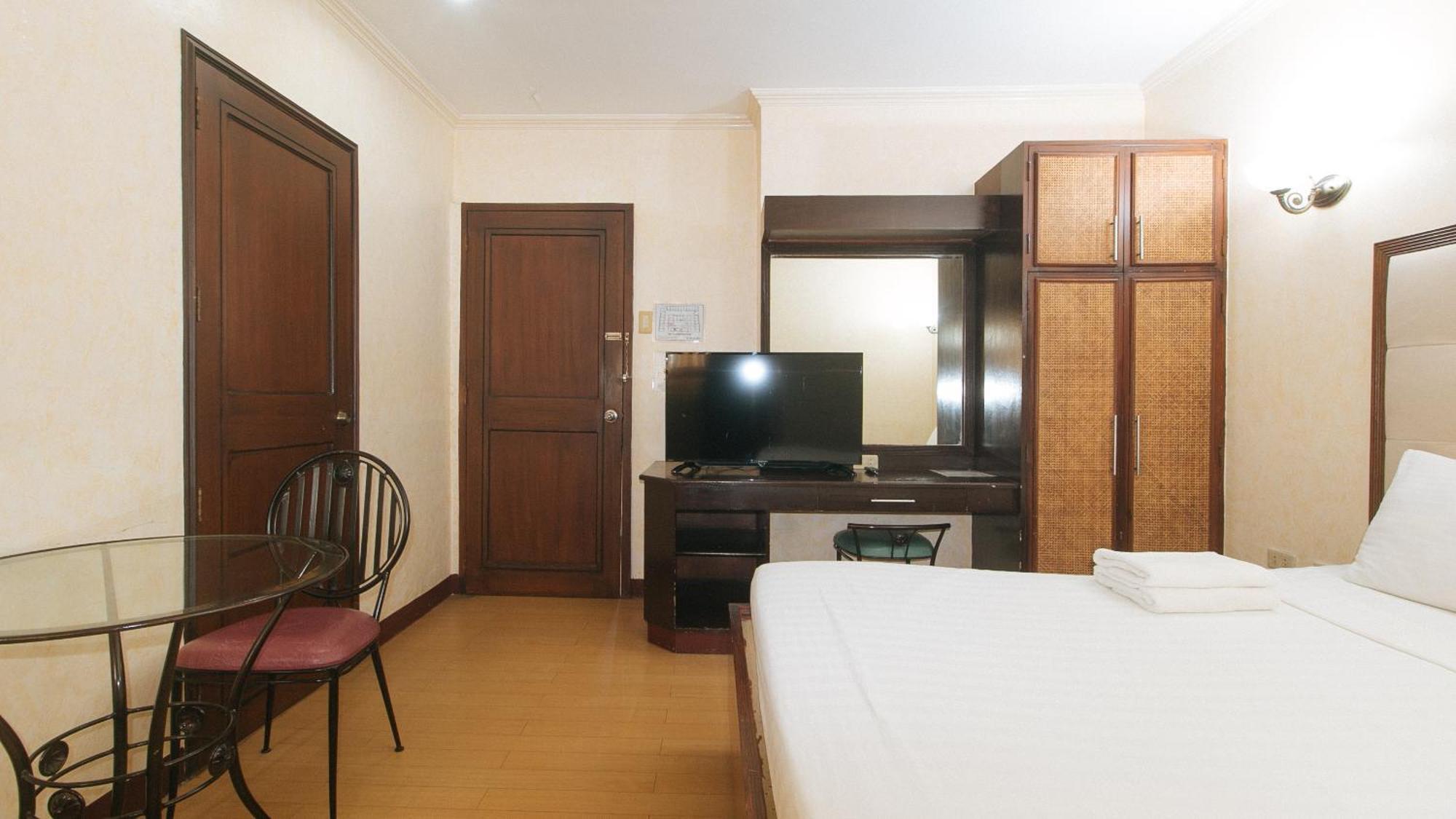 Bliss Hotel Dau Mabalacat Bagian luar foto