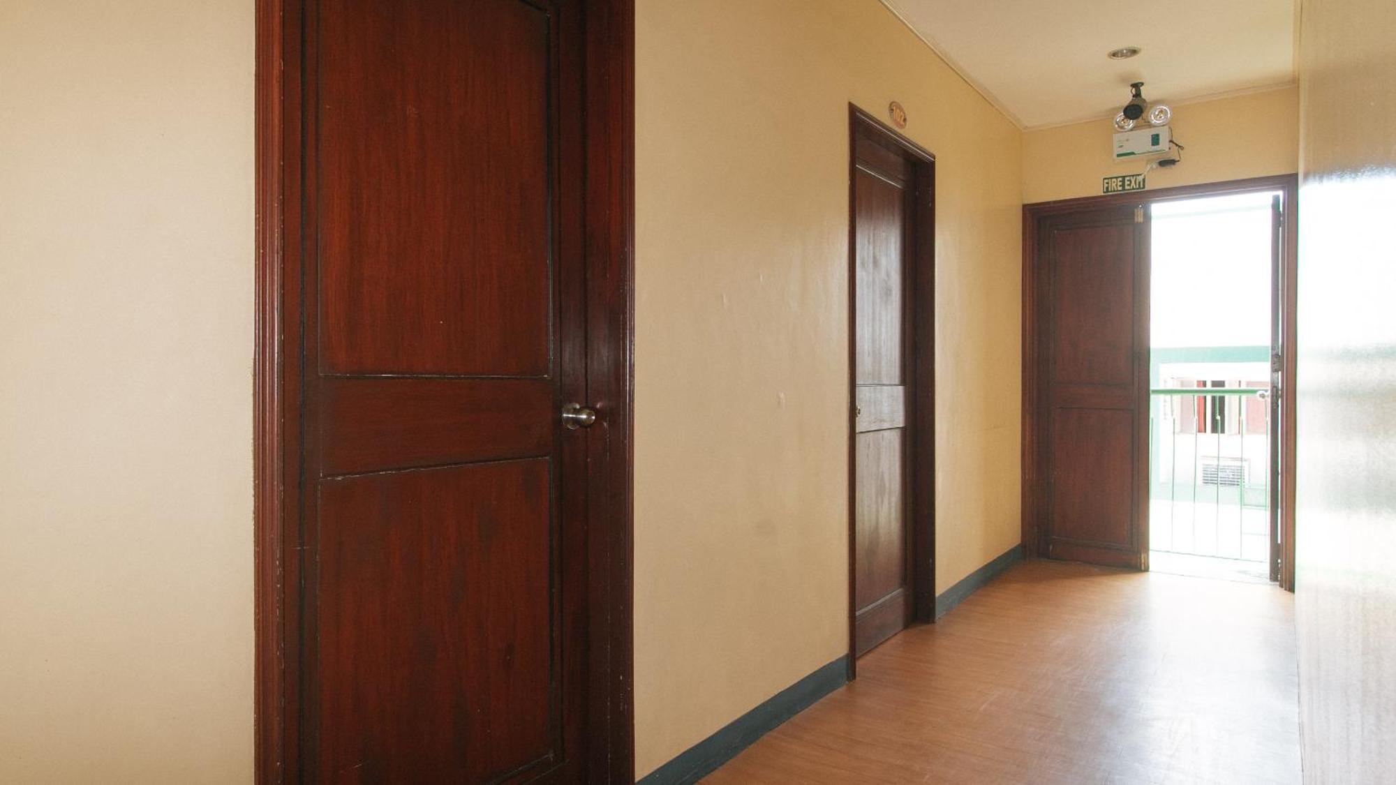 Bliss Hotel Dau Mabalacat Bagian luar foto