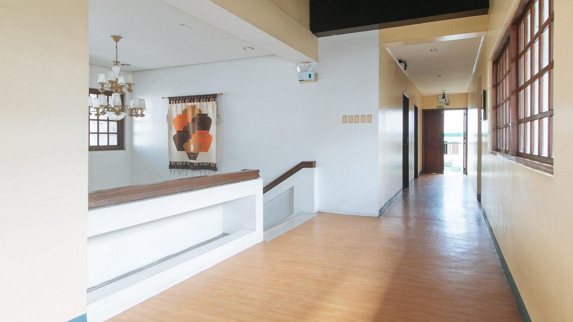 Bliss Hotel Dau Mabalacat Bagian luar foto