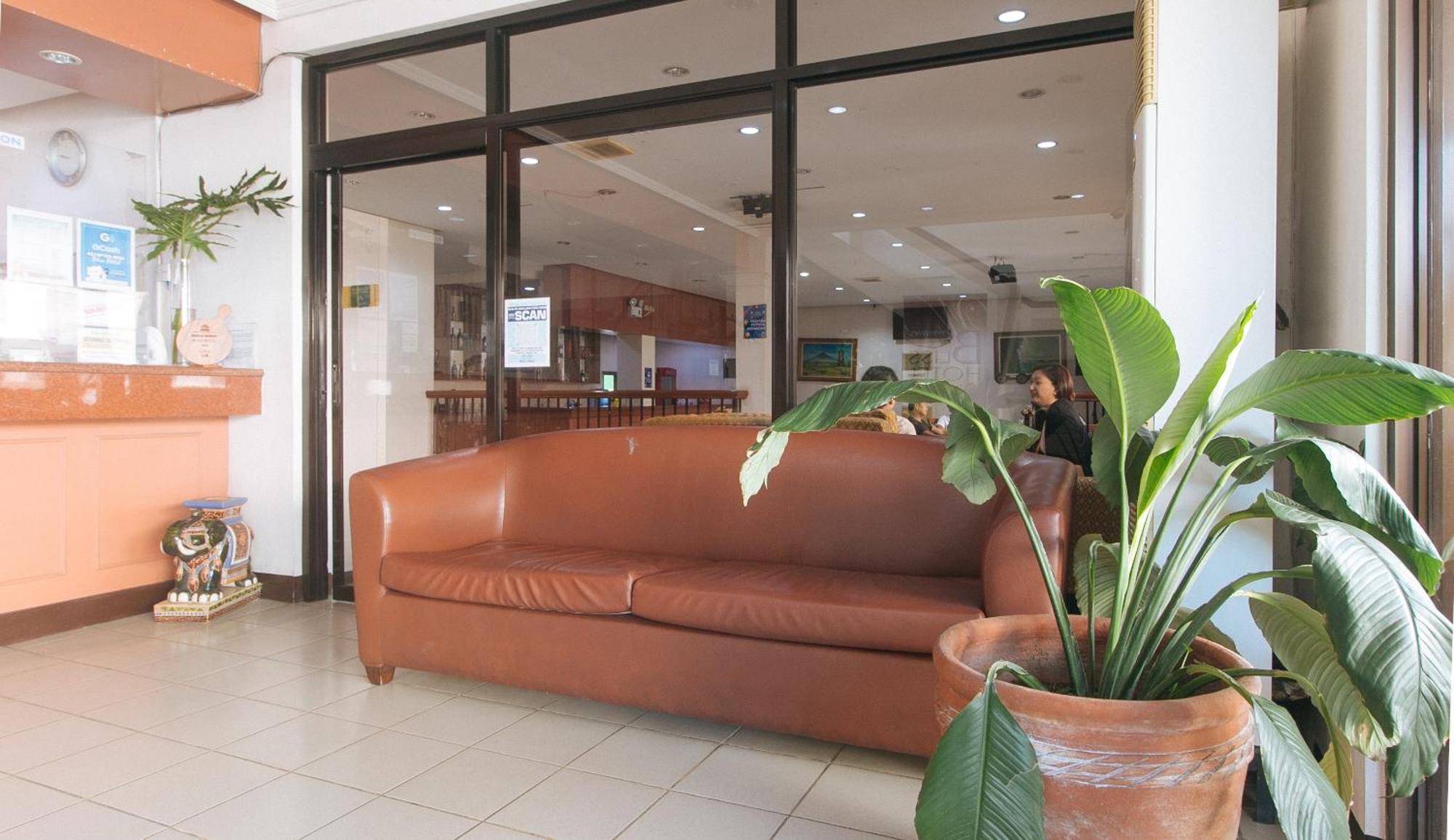Bliss Hotel Dau Mabalacat Bagian luar foto